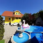 Apartma Ajda * Komenda
