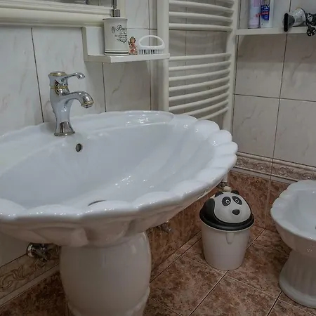 شقة Apartma Ajda Komenda