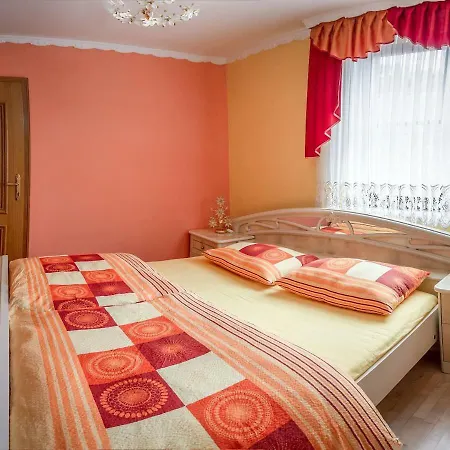 Apartma Ajda شقة *