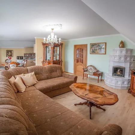 Apartma Ajda شقة *