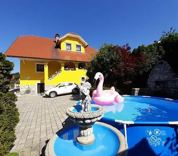 Apartma Ajda * Komenda